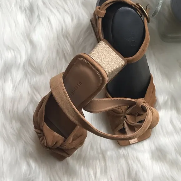 Sz 5 U..S. | ZARA UTERQUE | Tan Block Heel / Vamp Knot Sandals 💋