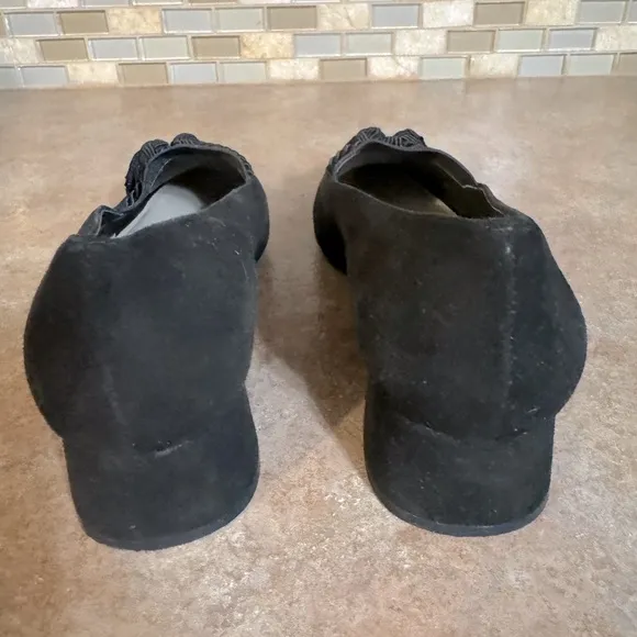 Talbots suede stretch tassle loafers