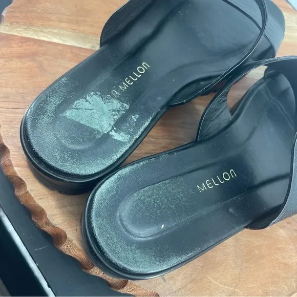 Tamara Mellon Roam flat slide Sandals Sz 38.5 US 8.5 black reptile embossed