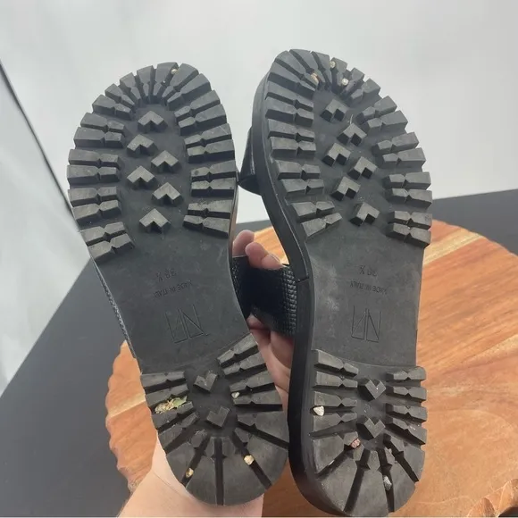 Tamara Mellon Roam flat slide Sandals Sz 38.5 US 8.5 black reptile embossed