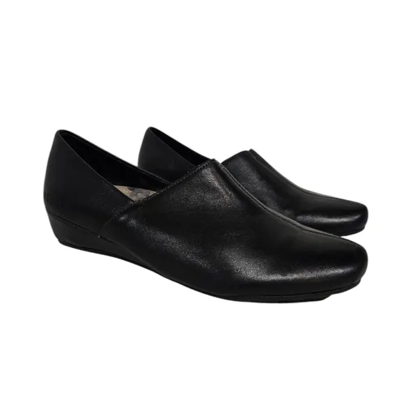 Taos Scheme Black Low Wedge Leather Slip On Loafers 10