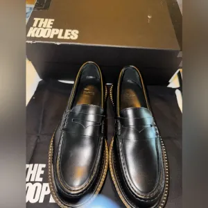 The Kooples BLACK LEATHER LOAFERS - never been worn