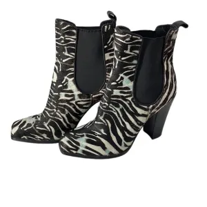 THE wishbone boots animal print leather upper eccentric unique artsy sz 7