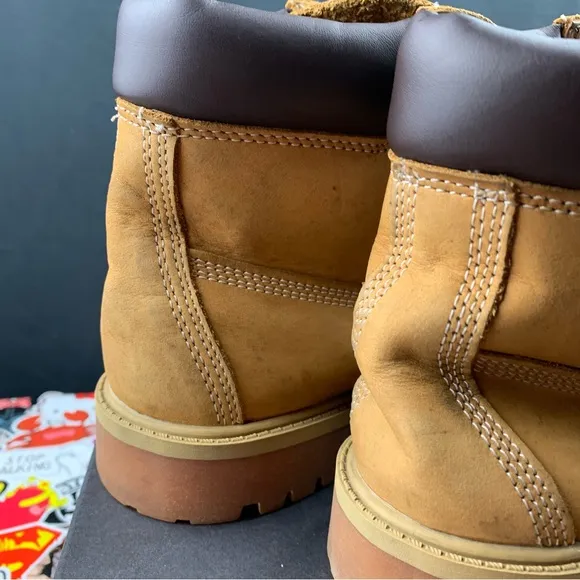 Timberland Classic 6 Inch Wheat Boots Size 6.5Y / 8 Women's