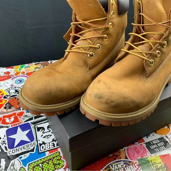 Timberland Classic 6 Inch Wheat Boots Size 6.5Y / 8 Women's