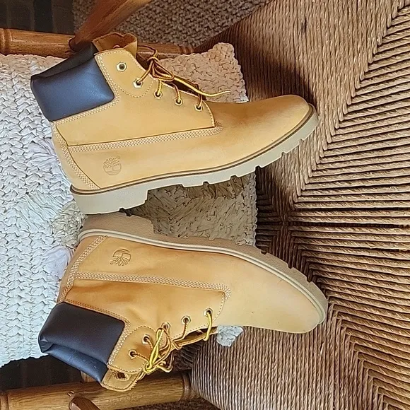 Timberland classic 6&quot; boots, size 7