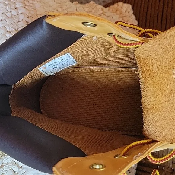 Timberland classic 6&quot; boots, size 7