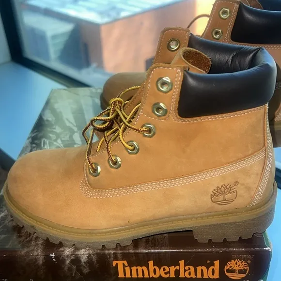 Timberland wheat Ankle Boots size 4
