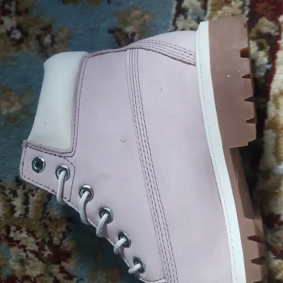 Timberlands Baby Pink &amp; White Boots