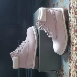 Timberlands Baby Pink &amp; White Boots