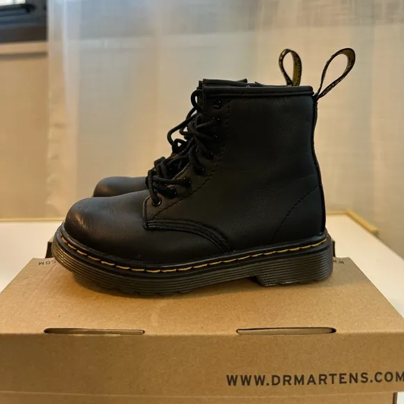 TODDLER 1460 SOFTY T LEATHER LACE UP BOOTS SIZE 9