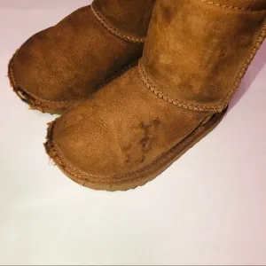 TODDLER Kids Classic II Chesnut Ugg Boots Size 8
