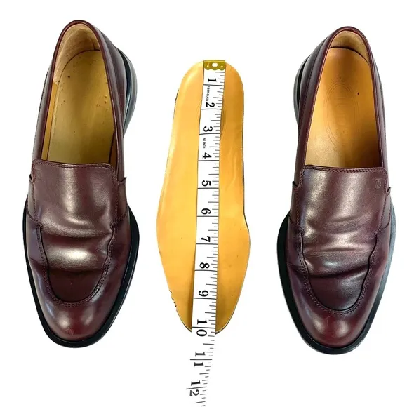 Tod's Burgund Leather Loafers Womens Size EU 38‎