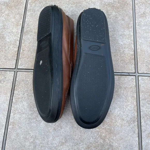 TOD'S leather loafers