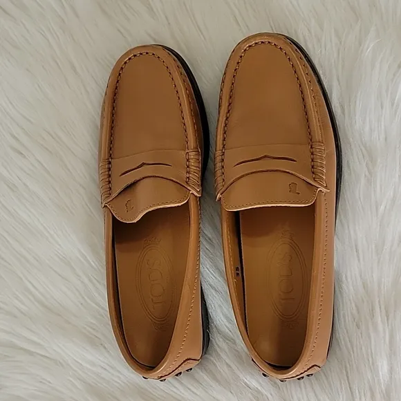 Tods penny slot  leather loafers size 35