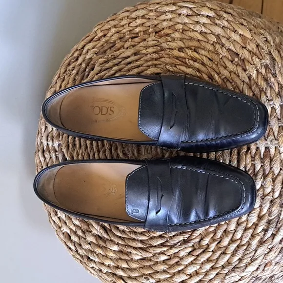 Tod's Womens Classic Black Leather Driving Penny Loafers Rubber Tred Soles S10.5