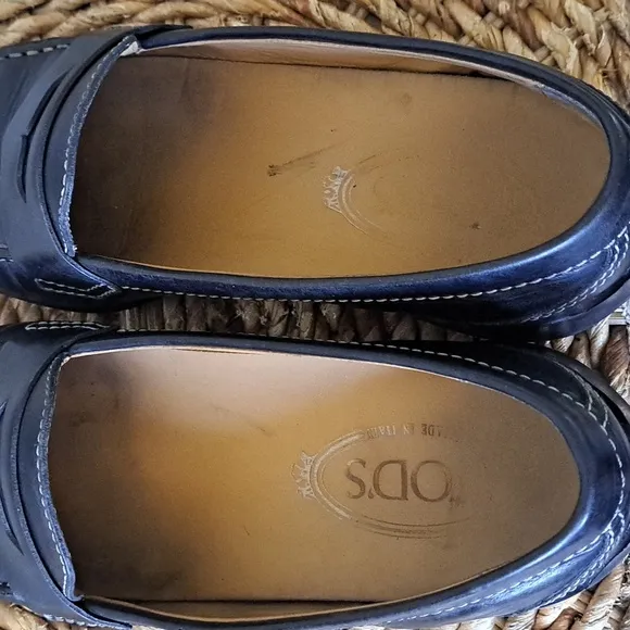 Tod's Womens Classic Black Leather Driving Penny Loafers Rubber Tred Soles S10.5