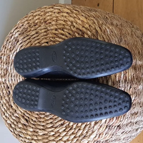Tod's Womens Classic Black Leather Driving Penny Loafers Rubber Tred Soles S10.5
