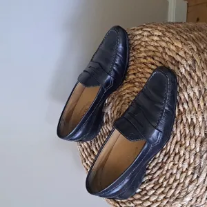 Tod's Womens Classic Black Leather Driving Penny Loafers Rubber Tred Soles S10.5