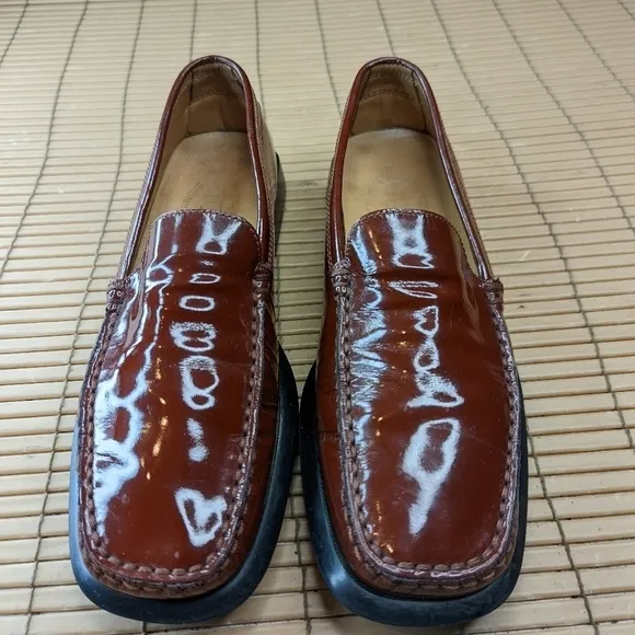 Tod's Women's Gommino Red patent leather Loafers US 8 Driving Moccasin Shoes