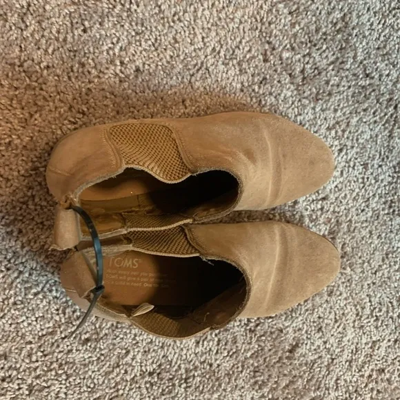 TOMS Ella Suede Brown Ankle Boots Chelsea Classic Casual Tan Camel Brown 7.5