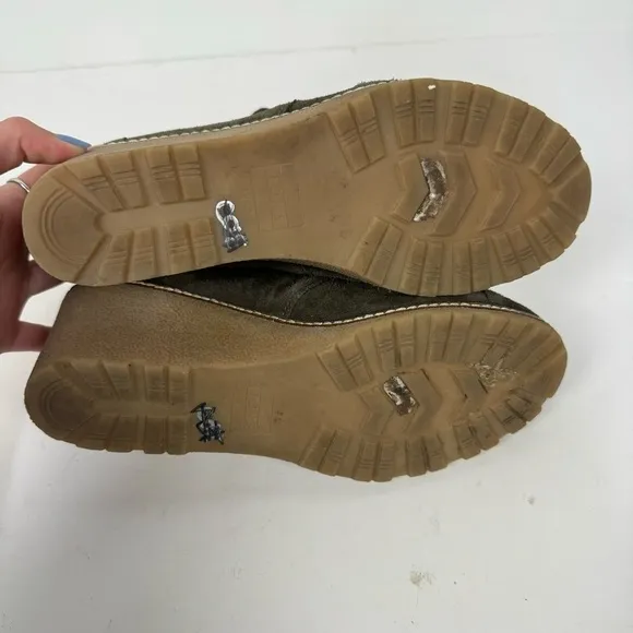 Toms olive green suede wedge ankle boots