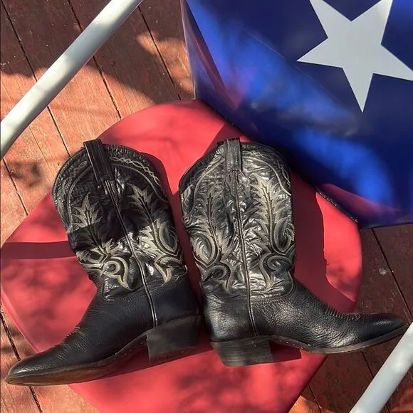 Tony Lama Black Leather Cowboy Boots with Embroidered Design Style 6904 Size 9 D