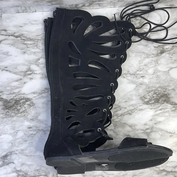 Torrid Cutout Lace Up Knee High Sandals Gladiator Black size 7W