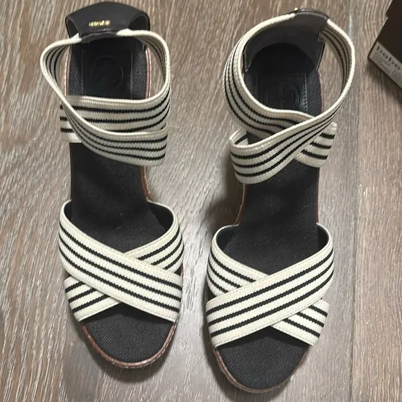 Tory Burch Black and White Women's Sandals Sz 9 with box