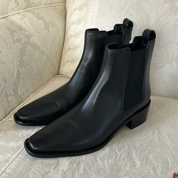 Tory Burch Chelsea pull on ankle boots size 7.5