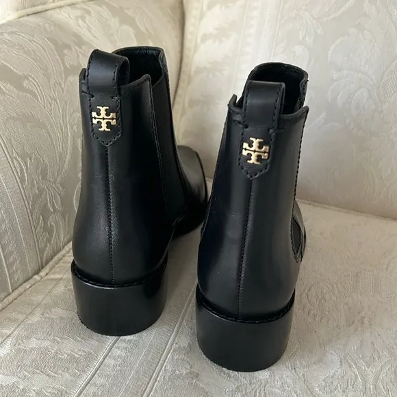 Tory Burch Chelsea pull on ankle boots size 7.5