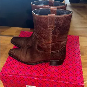 Tory Burch City Western Brown Leather Ankle Boots - 10