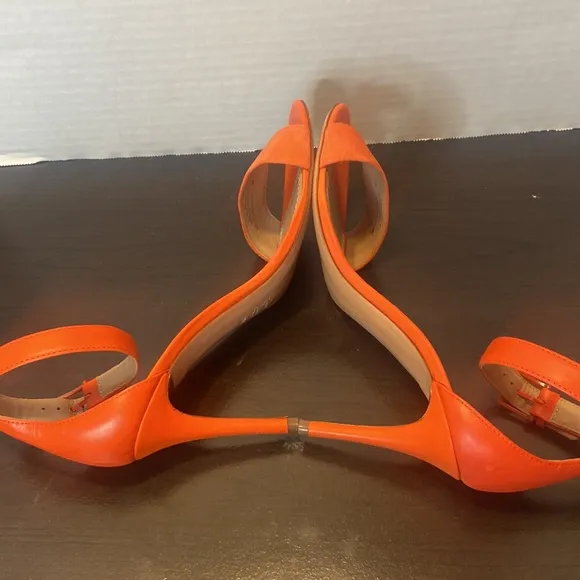 Tory Burch Classic Coral Suede Ankle Strap Heels Sandals Size 9