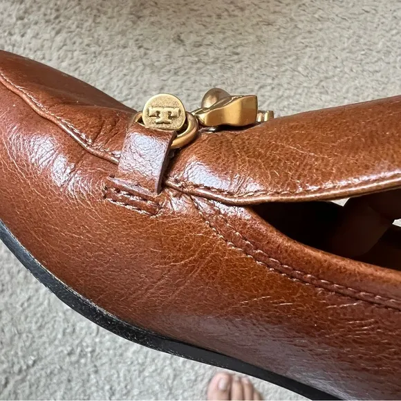 Tory Burch Jessa Brown Leather Loafers with Gold Equestrian Horse Accent Size 9M