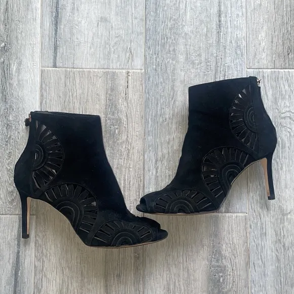 TORY BURCH Leyla Laser-Cut Suede Ankle Boots size 9