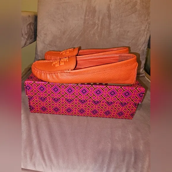 Tory Burch Orange Leather Loafers Women size 6.5 Brand New in the box