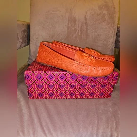 Tory Burch Orange Leather Loafers Women size 6.5 Brand New in the box