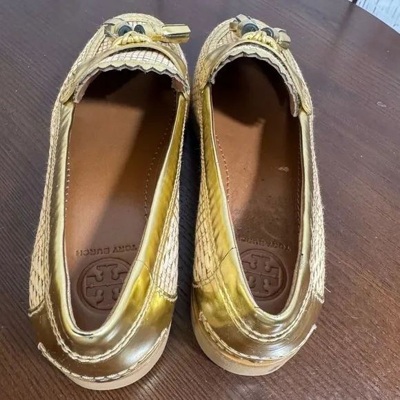 TORY BURCH Raffia &amp; Metallic Gold Leather Trims Loafers in size 6 New