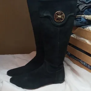 Tory burch selma black suede boots size 8.5
