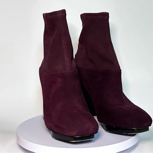 Tory Burch Sidney Bootie in Suede/Stretch Suede, 70mm. WINE