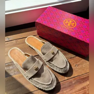 Tory Burch Taupe Suede Loafer Mule Flats Gold Logo Size 8