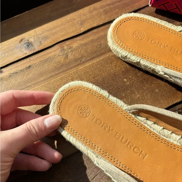 Tory Burch Taupe Suede Loafer Mule Flats Gold Logo Size 8