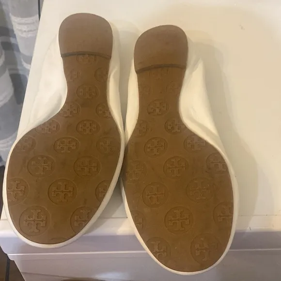 Tory Burch women flat white sandals Sz 7