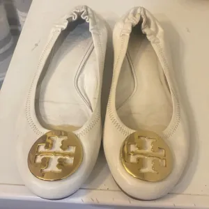 Tory Burch women flat white sandals Sz 7