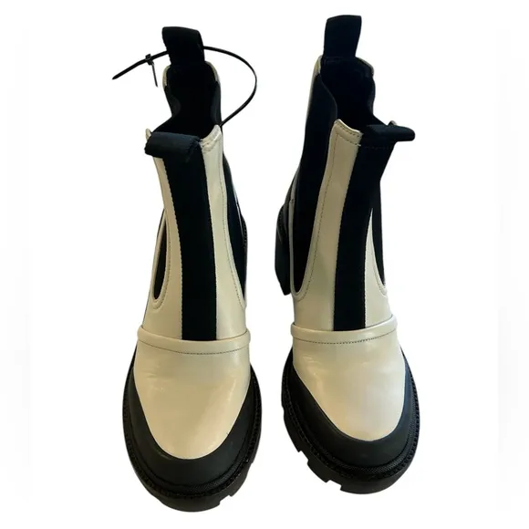 Tory Burch Women's Lug-Sole Chelsea Boots Ivory &amp; Black, size 8, NWOT Sample