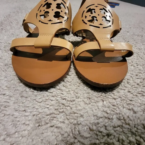 Tory Burch Zoey Flat Sandal Tan Size 7.5