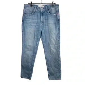 TRAVE Karolina Relaxed Taper‎ Straight Shooter Jeans