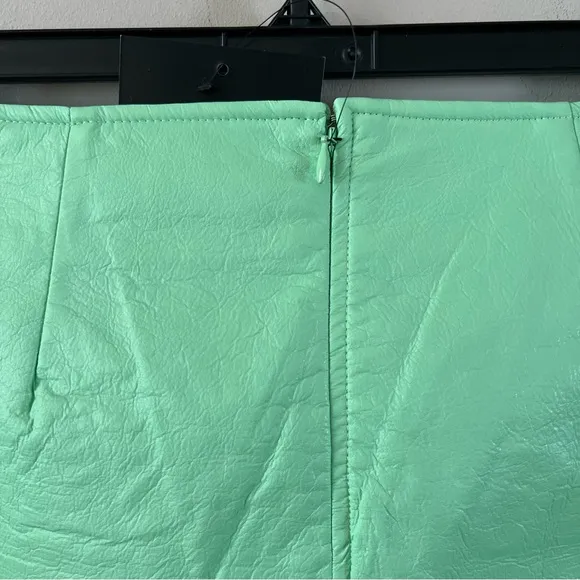 Tuckernuck Faux leather meg a line mini skirt size medium Mint chip green