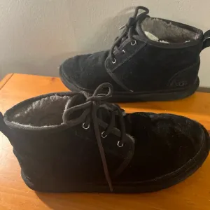 UGG 3236 Neumel Men's Suede Wool Chukka Boots - Black - Size 9