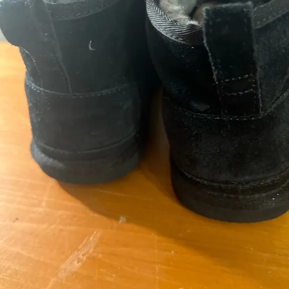 UGG 3236 Neumel Men's Suede Wool Chukka Boots - Black - Size 9